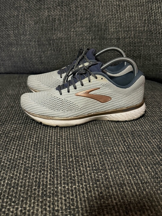 Brooks Shoes - Brooks Revel Shoes Women’s size 9
